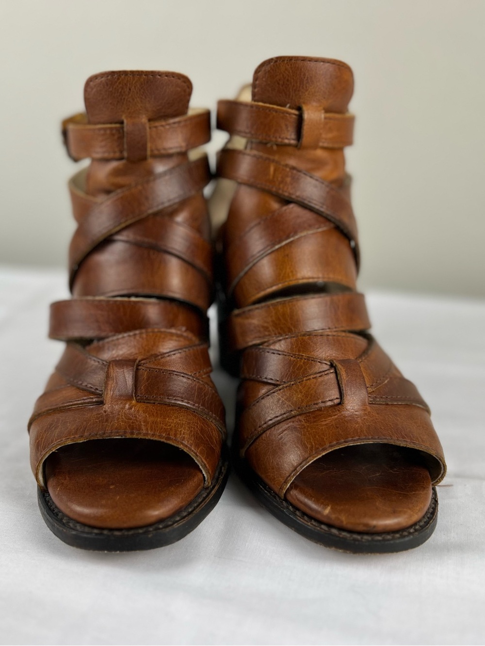 Freebird Claw, women’s Cognac Bootie Sandal Size 7